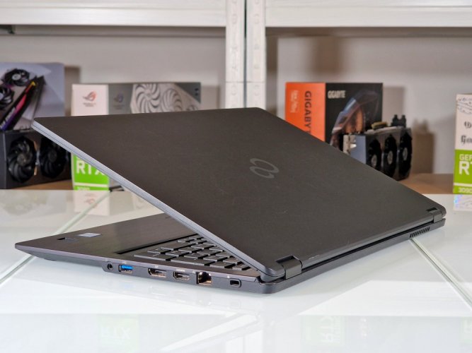 Fujitsu LifeBook U759 - ZÁRUKA 12M | 15,6" Full HD | Intel Core i5-8265U | Intel® UHD Graphics 620 | 16GB DDR4 | 256 SSD | WIN10 Pro