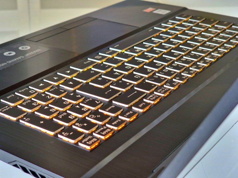 Gaming Laptop MEDION ERAZER Defender E10 Gebraucht - ZÁRUKA 12 | 17,3" 144Hz | Intel Core i7-10750H | 32GB | RTX 3060 6GB | 512 SSD + 2TB HDD | WIN11
