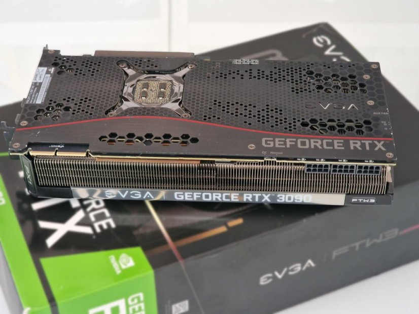 Grafická karta EVGA GeForce RTX 3090 FTW3 ULTRA Gaming 24GB • ZÁRUKA 12M