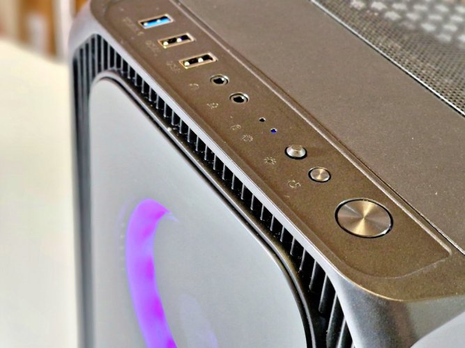 Herné PC compraider - ZÁRUKA 12M | AMD Ryzen 5 5600G | RTX 3070 8GB  | 16GB | 250 SSD+4TB HDD
