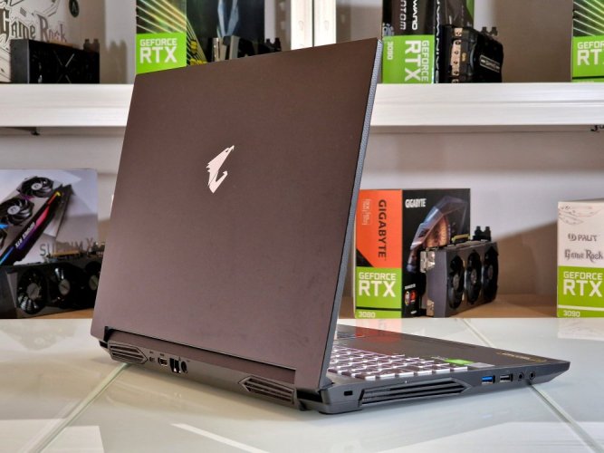 Gaming Laptop GIGABYTE AORUS 5KB - GARANTIE 12M | Intel Core i7-10750H | 16 GB | RTX 2060 6GB | 512 GB SSD | WIN11