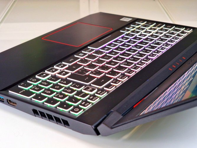 Herní notebook Acer Nitro 5 - ZÁRUKA 12M | 15,6" 144Hz | Intel Core i5-10300H | RTX 3060 6GB | 16GB | 512 GB SSD | WIN11