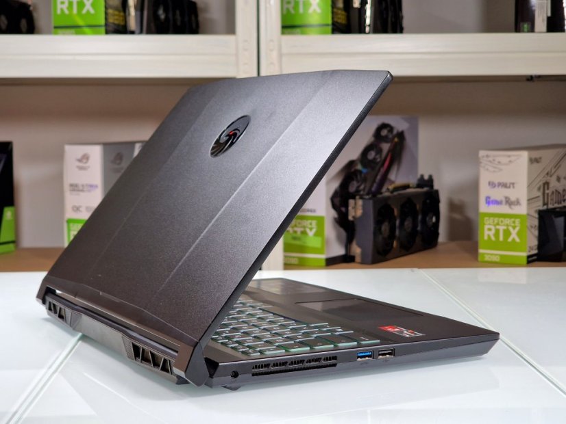 Gaming Laptop MSI ALPHA 15 Gebraucht - GARANTIE 12M | 15,6" 144 Hz | AMD Ryzen 7 5800H | RX 6600M 8GB| 16GB | 512 SSD | WIN11