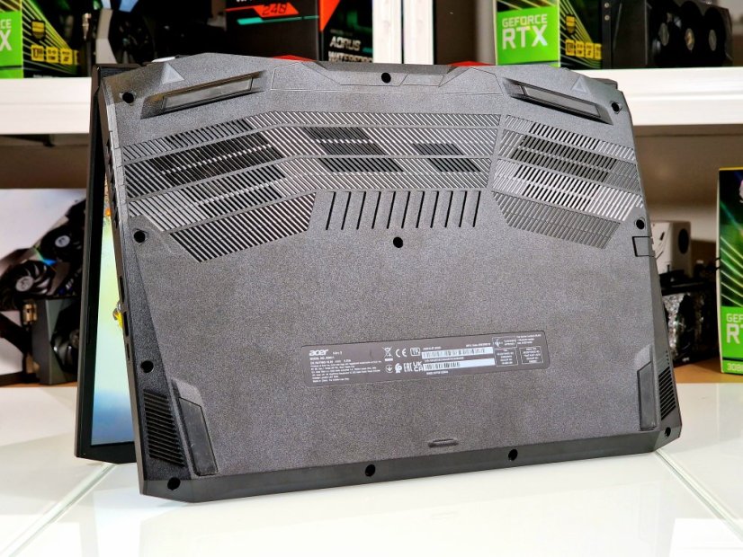 Herní notebook Acer Nitro 5 - ZÁRUKA do 24/4/2025  | 15,6" 144 Hz | i5-11400H | RTX 3050Ti | 16GB | 1000 SSD