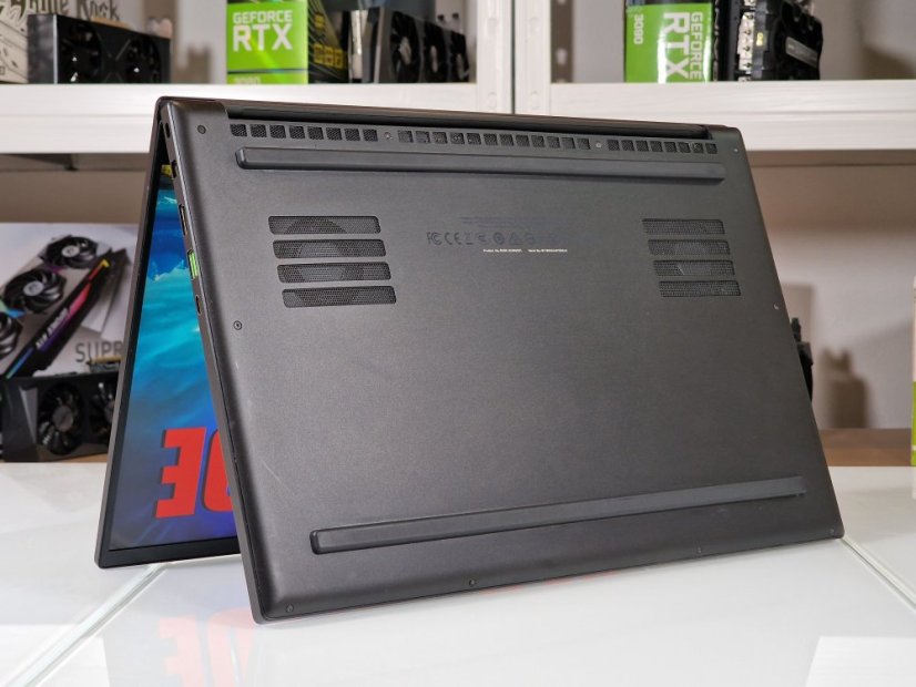 Gaming Laptop Razer Blade 15 Gebraucht - GARANTIE 12M | 15,6" 144Hz | Intel Core i7-8750H | 16GB | GTX 1060 6GB | 256 SSD | WIN11