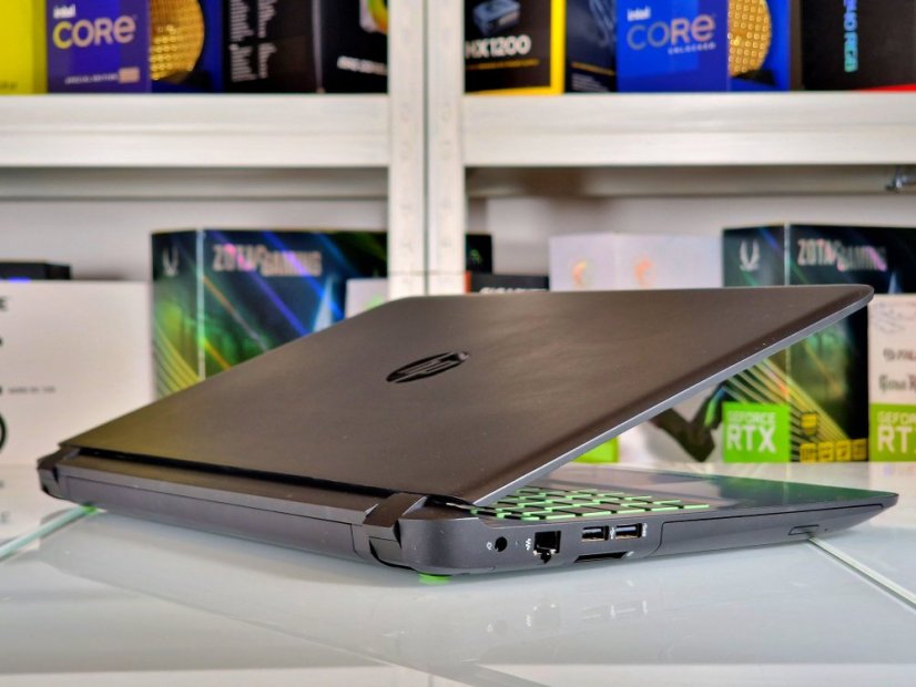 Herní notebook HP Pavilion Gaming 15 • ZÁRUKA 12M • 15,6 FHD • Intel Core i7-6700HQ • GTX 950 4GB • 16 GB • 128 SSD + 2 TB HDD • WIN11