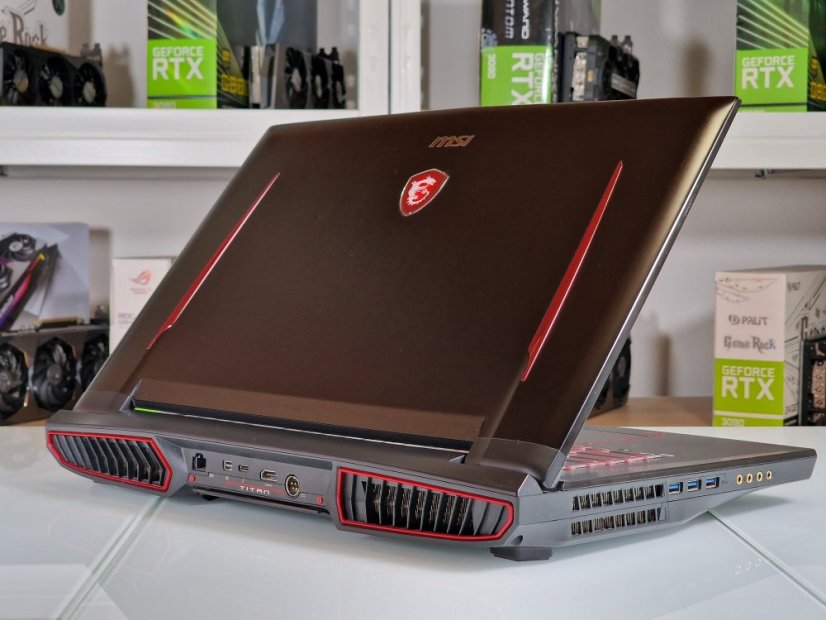 Gaming Laptop MSI TITAN GT75 • GARANTIE 12M • 17,3 FHD 120Hz • Intel Core i7-7700HQ • GTX 1080 8GB • 16 GB • 512 SSD • WIN11
