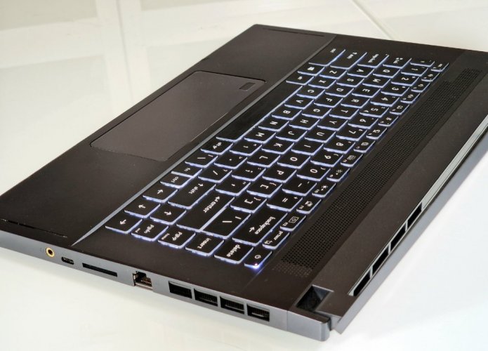 Herní notebook MSI Creator 15 - ZÁRUKA 12M | 15,6" 4K Display | Intel Core i9-10980HK | RTX 2070 8GB | 32 GB | 1000 GB SSD