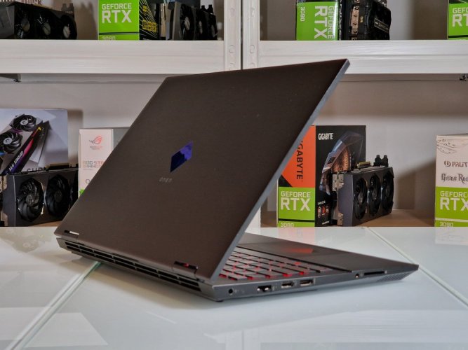 Gaming Laptop HP Omen 15 - GARANTIE 12M | 15,6" 144Hz | Intel Core i7-10750H | RTX 2070 8GB | 32GB | 1000 SSD | WIN11