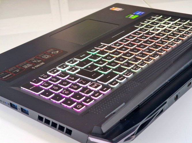Herný notebook Acer Nitro 5 - ZÁRUKA 12M | 17,3" FHD 144Hz | i7-12700H | RTX 4050 6GB | 16 GB DDR5 | 512 SSD | WIN11