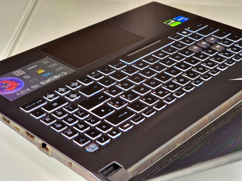 Herní notebook MSI Cyborg A12VF • ZÁRUKA 12M • 15,6 144 Hz • Intel Core i5-12450H • RTX 3050 • 16GB DDR5 • 512 SSD • WIN11