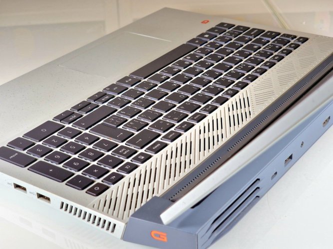 Herný notebook Dell Gaming G15 Ryzen Edition - ZÁRUKA 12M | 15,6" 120Hz | AMD Ryzen 5800H | RTX 3060 6GB | 16 GB | 512 SSD | WIN11