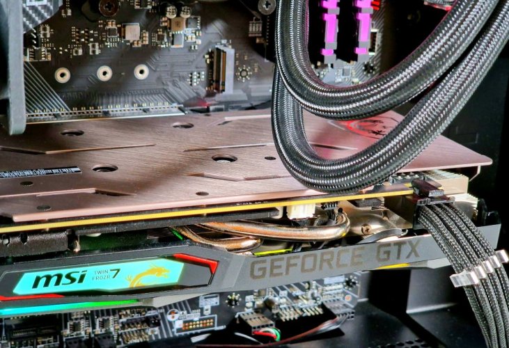 Herní PC sestava compraider - ZÁRUKA 12M | Intel Core i5-9400F | GTX 1660Ti 6GB | 16 GB | 256 SSD + 4 TB HDD