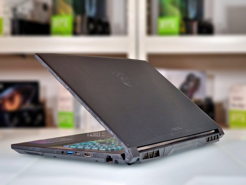 Gaming Laptop MSI KATANA 15 B13VGK • GARANTIE 12M • 15,6 144 Hz • Intel Core i7-13620H • RTX 4070 8GB • 16GB DDR5 • 1000 SSD • WIN11