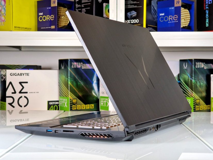 Gaming Laptop MEDION ERAZER Defender E10 Gebraucht - ZÁRUKA 12 | 17,3" 144Hz | Intel Core i7-10750H | 32GB | RTX 3060 6GB | 512 SSD + 2TB HDD | WIN11