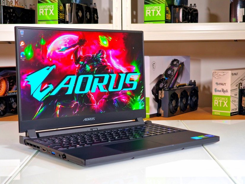 Gaming Laptop GIGABYTE AORUS 5 Gebraucht - GARANTIE 12M | 15,6" 144Hz | Intel Core i7-12700H | 16 GB | RTX 3070 8GB | 1000 GB SSD | WIN11