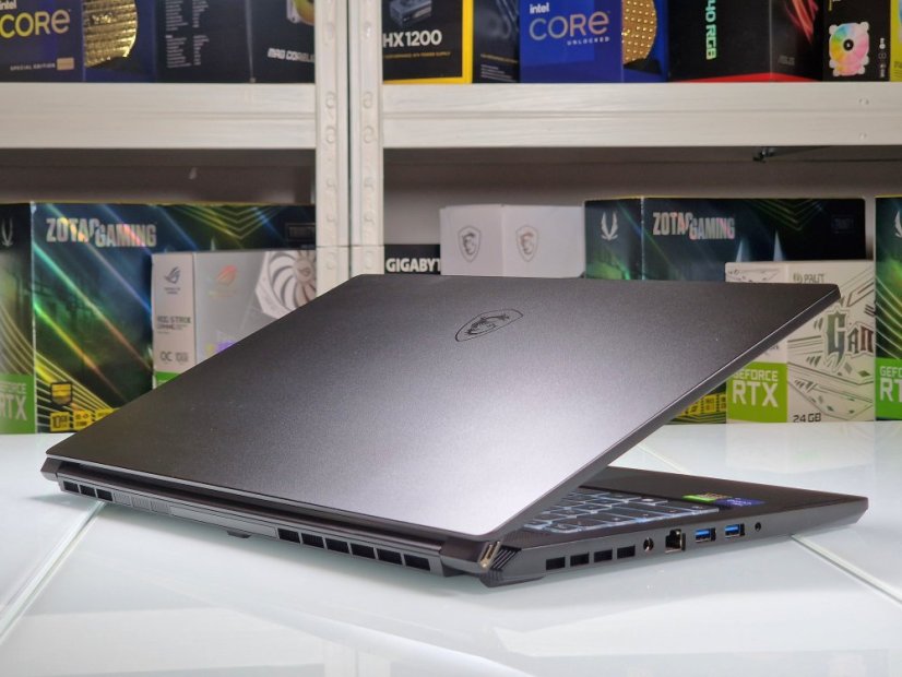Gaming Laptop MSI Creator 17 Gebraucht - GARANTIE 24M | 17,3" 4K UHD 120Hz | Intel Core i7-11800H | RTX 3070 8GB | 32 GB | 1000 SSD | WIN11