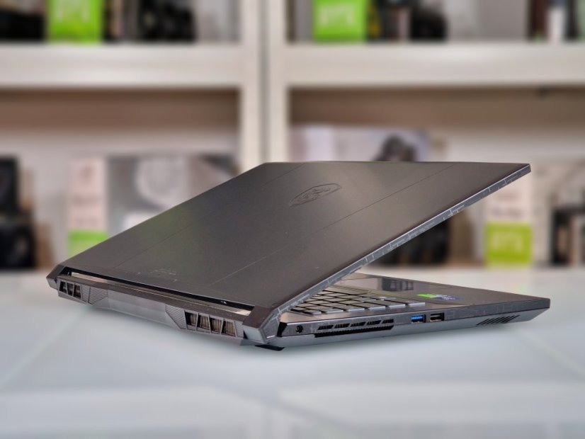 Gaming Laptop MSI KATANA 15 B13VGK • GARANTIE 12M • 15,6 144 Hz • Intel Core i7-13620H • RTX 4070 8GB • 16GB DDR5 • 1000 SSD • WIN11