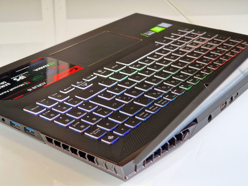 Gaming Laptop GIGABYTE AORUS 15 WA Refurbished - GARANTIE 12 | 15,6" 144Hz | Intel Core i7-9750H | 32 GB | RTX 2060 6GB | 512 GB SSD+2TB HDD | WIN11