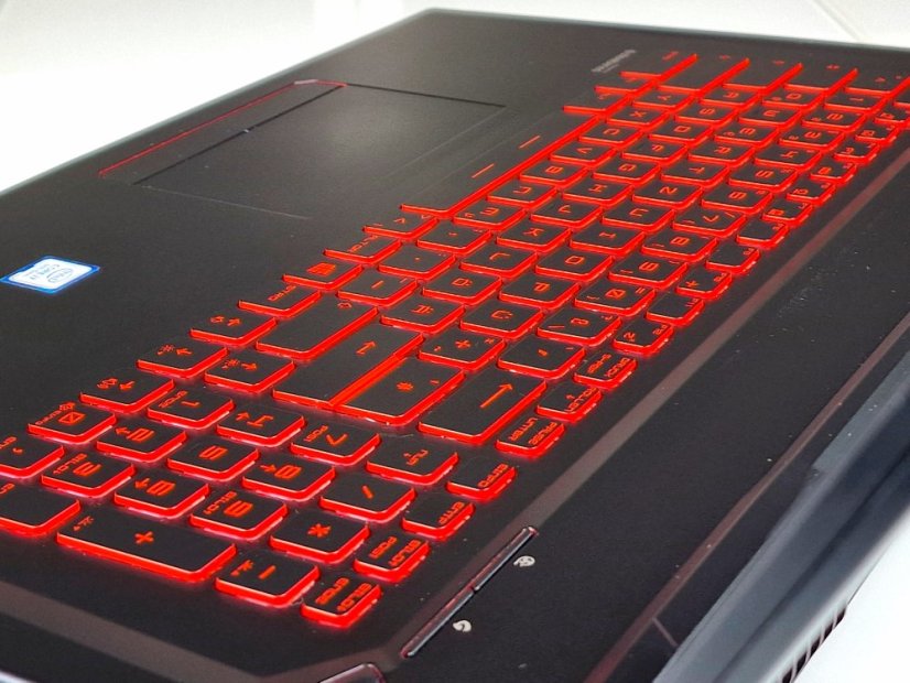 Gaming Laptop  MSI GL75 Leopard Refurbished - GARANTIE 12M | 17,3" FullHD | Intel Core i7-8750H | GTX 1060 6GB | 16 GB | 256 SSD+1TB HDD | WIN11