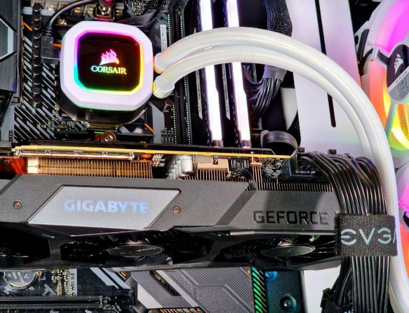 Herní PC DEFIANCE • ZÁRUKA 24M • AMD Ryzen 7 2700X • RTX 2070 8GB • 16GB • 512 SSD • WIN11