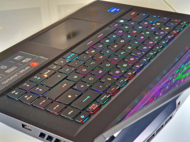 Herní notebook MSI LEOPARD GP66 - ZÁRUKA 12M | 15,6" 240Hz | Intel Core i7-11800H | RTX 3070 8GB | 16 GB | 512 SSD | WIN11