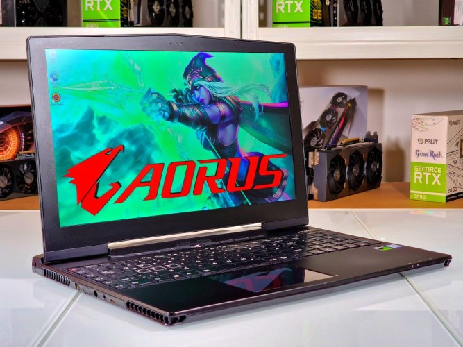 Herný notebook GIGABYTE AORUS X5 - ZÁRUKA 12 | 15,6" 4K UHD | Intel Core i7-6700HQ | 24 GB | GTX 980M 8GB | 256 GB SSD + 2 TB HDD | WIN11