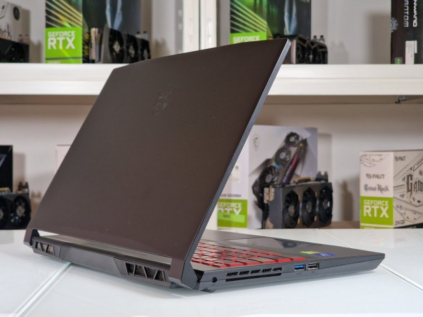 Gaming Laptop MSI Katana GF 66 Gebraucht - GARANTIE 12M | 15,6" 144Hz | Intel Core i7-11800H | 16 GB | RTX 3070 8 GB | 512 GB SSD | WIN11