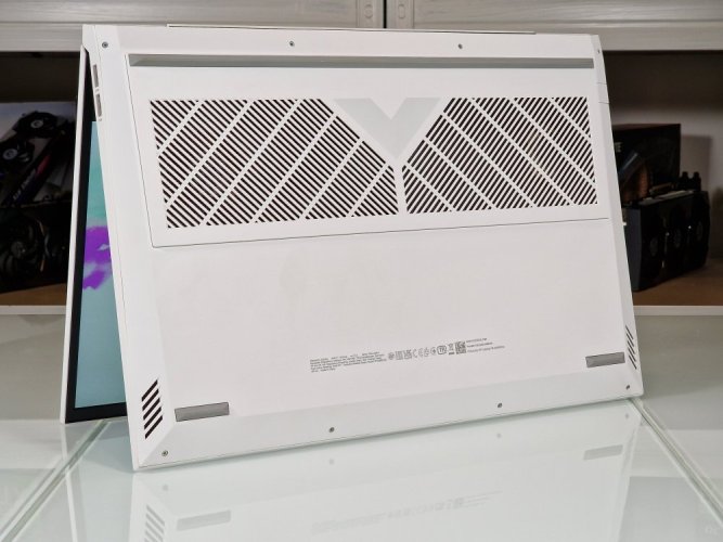 Herní notebook HP VICTUS 16 White - ZÁRUKA 12M | 16,1" 144 Hz | AMD RYZEN 5600H | 16GB | RX 5500 | 512 GB SSD