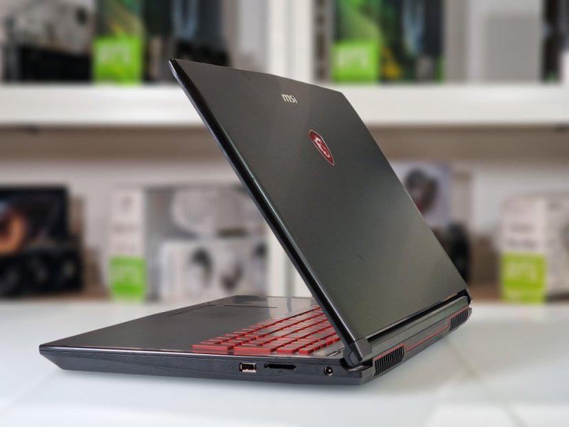 Herní notebook MSI GF72 • ZÁRUKA 12M • 17,3 FHD • Intel Core i7-7700HQ • GTX 1060 • 16 GB • 256 SSD + 1 TB HDD • WIN11