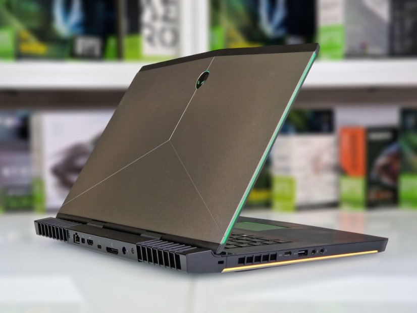 Herní notebook Dell Alienware M15 R4 • ZÁRUKA 12M • 15,6 4K UHD • i7-6700HQ • GTX 1070 8GB • 32GB • 1000 SSD • WIN10