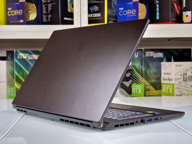 Gaming Laptop MSI Creator 17 - GARANTIE 24M | 17,3" 4K UHD 120Hz | Intel Core i7-11800H | RTX 3070 8GB | 32 GB | 1000 SSD | WIN11