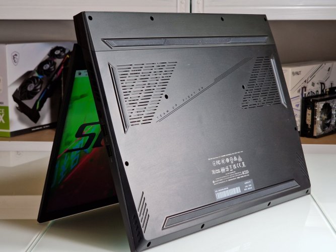 Herný notebook GIGABYTE AORUS 15 - ZÁRUKA 12M | Intel Core i5-12500H | 16 GB | RTX 4060 8GB | 512 GB SSD