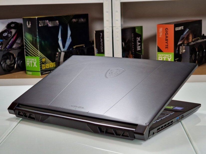 Gaming Laptop MSI KATANA 15 B13VGK Gebraucht - GARANTIE 24M | 15,6" 144 Hz | Intel Core i7-12650H | RTX 4070 8GB | 16GB DDR5 | 1000 SSD | WIN11