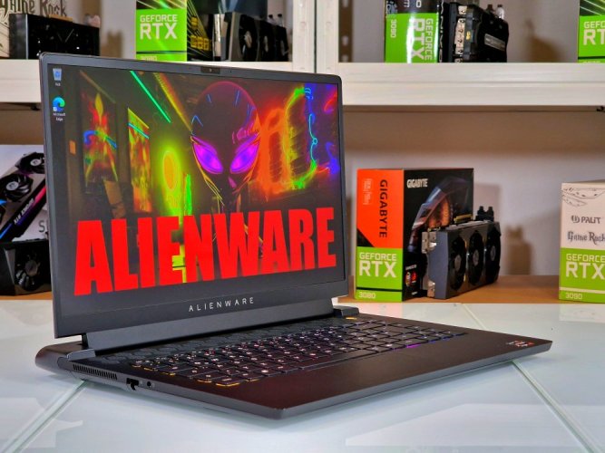 Herný notebook Dell Alienware M15 R5 - ZÁRUKA 12M | 15,6" 165Hz | Ryzen 7 5800H | RTX 3060 6GB | 16GB | 512 SSD | WIN11