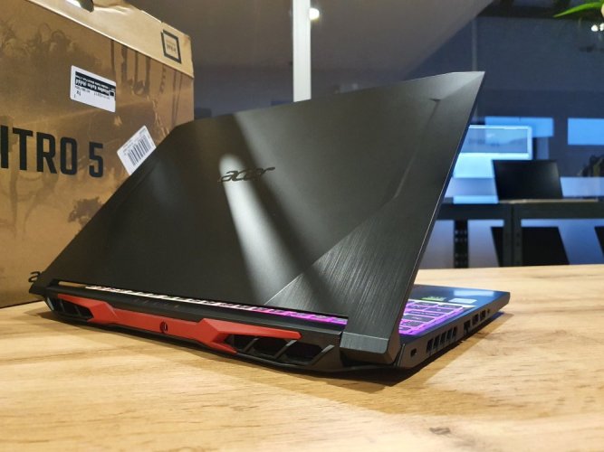 Herný notebook Acer Nitro 5 Obsidian Black - 17,3" 144 Hz | i7-10750H | RTX 3060 | 16GB | 512 SSD