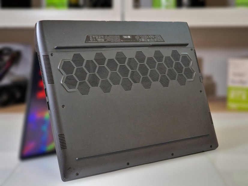 Herní notebook Dell Alienware M15 R6 • ZÁRUKA 12M • 15,6 165Hz • AMD Ryzen 7 6800H • RTX 3060 6GB • 16GB • 512 SSD • WIN11