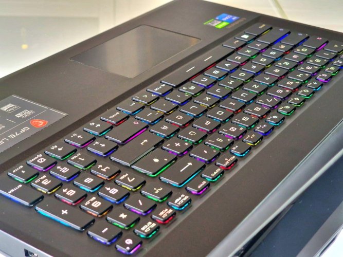 Gaming Laptop MSI LEOPARD GP76 - GARANTIE 24M | 17,3" 240Hz | Intel Core i7-11800H | RTX 3070 8GB | 16 GB | 512 SSD | WIN11