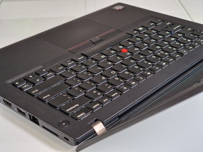 Lenovo ThinkPad A485 - ZÁRUKA 12M | 14" Full HD | AMD Ryzen 5 | AMD Radeon™ Vega | 16 GB DDR4 | 256 SSD | WIN10 Pro