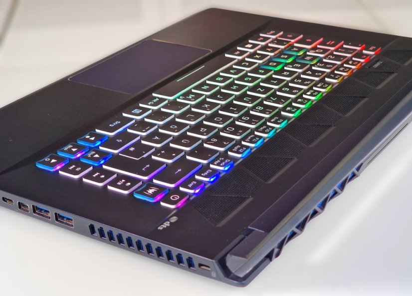 Herní notebook Acer Predator Triton 500 • ZÁRUKA 12M • 15,6 144Hz • Intel Core i7- 9750H • RTX 2070 8GB • 16GB • 1000 SSD • WIN11
