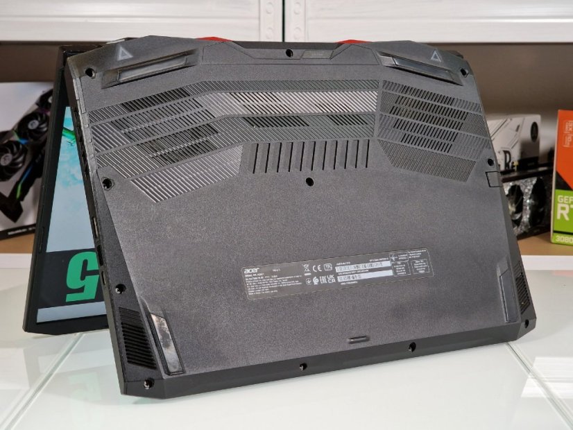 Herní notebook Acer Nitro 5 Obsidian Black - ZÁRUKA 12M | 15,6" 144 Hz | Intel Corei7-10750H | RTX 3060 | 16 GB | 512 SSD