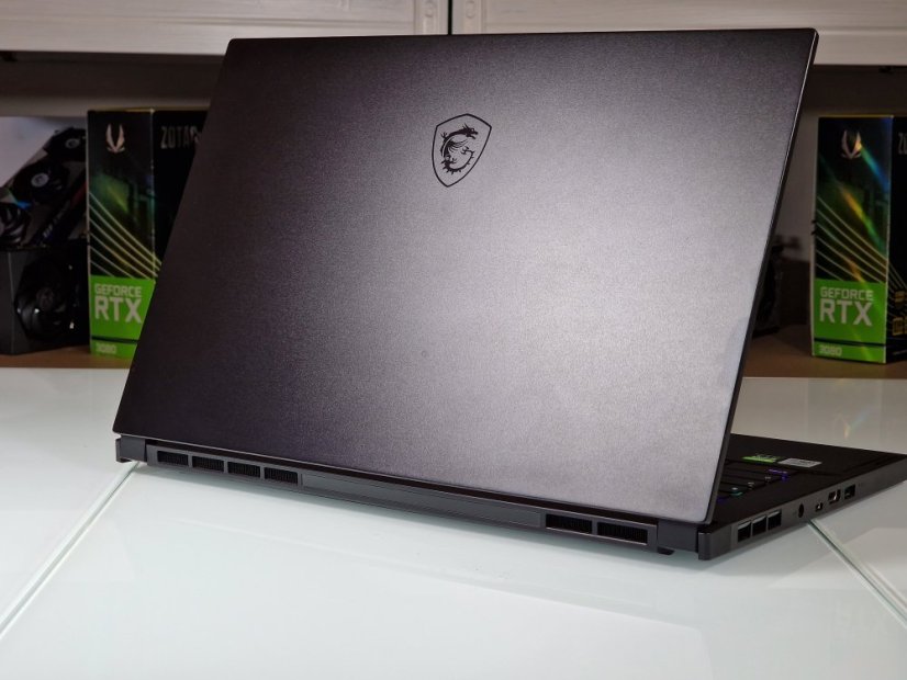 Gaming Laptop MSI GS66 Stealth - GARANTIE 12M | 15,6" 300Hz | Intel Core i7-10870H | 32GB | RTX 3070 8GB | 1 TB SSD | WIN11