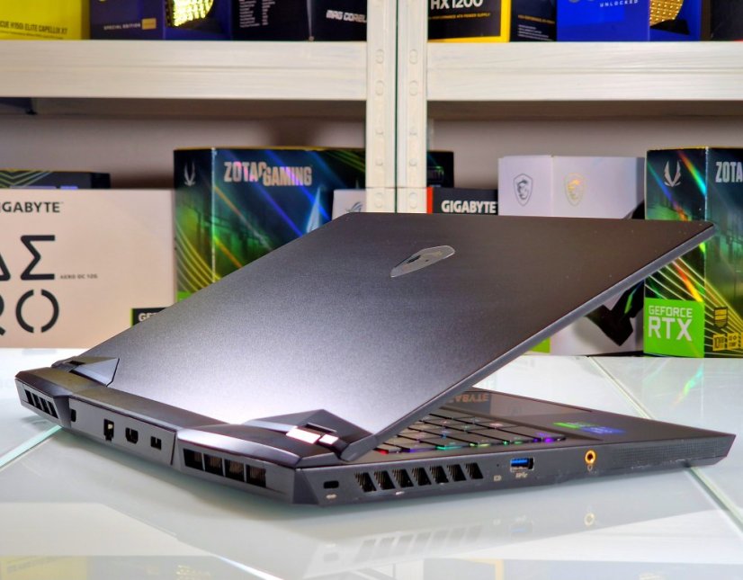 Gaming Laptop MSI LEOPARD GP66 - GARANTIE 12M | 15,6" QHD 165Hz | Intel Core i7-11800H | RTX 3070 8GB 140W | 16 GB | 1000 SSD | WIN11