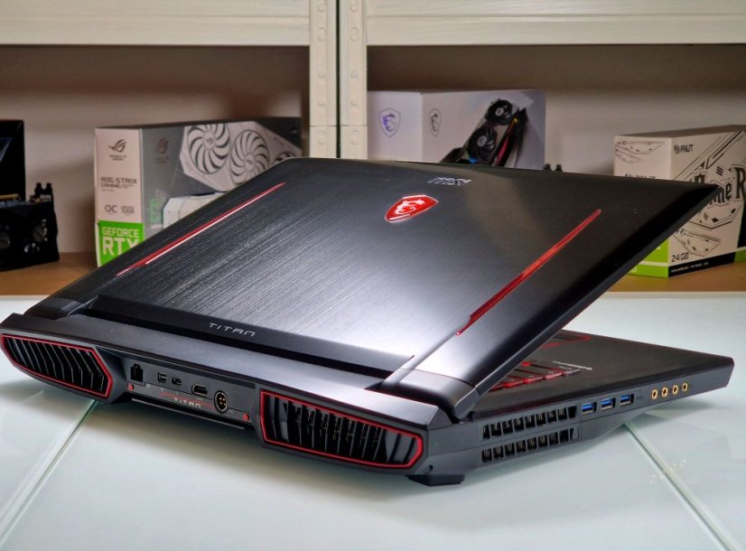 Gaming Laptop MSI TITAN GT75 Refurbished - GARANTIE 12M | 17,3" FullHD 120Hz | Intel Core i7-7820HK | GTX 1070 8GB | 32 GB | 512 SSD | WIN11