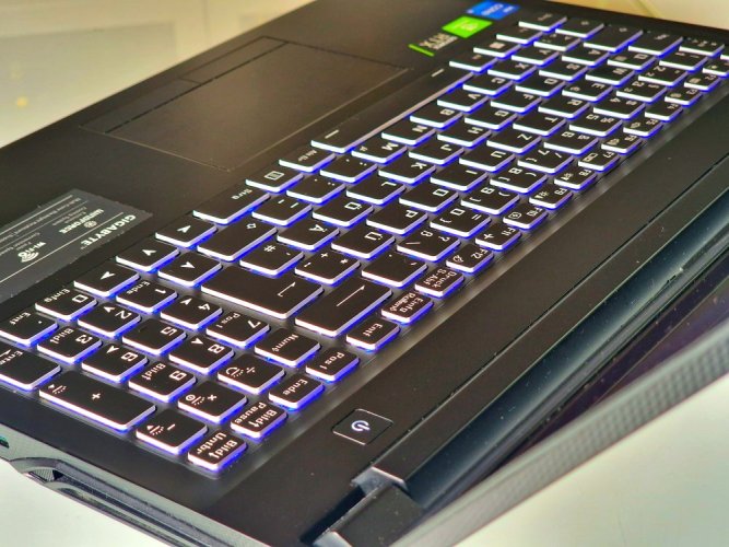 Herní notebook GIGABYTE G5 -ZÁRUKA 12M | 15,6" 144Hz | Intel Core i5-11400H | RTX 3050 Ti | 16GB | 512 SSD | WIN11