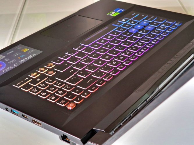 Herní notebook MSI KATANA 17 B12V - ZÁRUKA 24M | 17,3" 144 Hz | Intel Core i7-12650H | RTX 4060 8GB | 16GB DDR5 | 1000 SSD | WIN11
