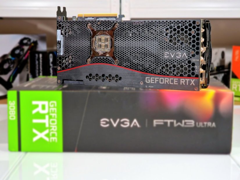 Grafická karta EVGA GeForce RTX 3080 FTW3 ULTRA Gaming 10GB • ZÁRUKA 12M