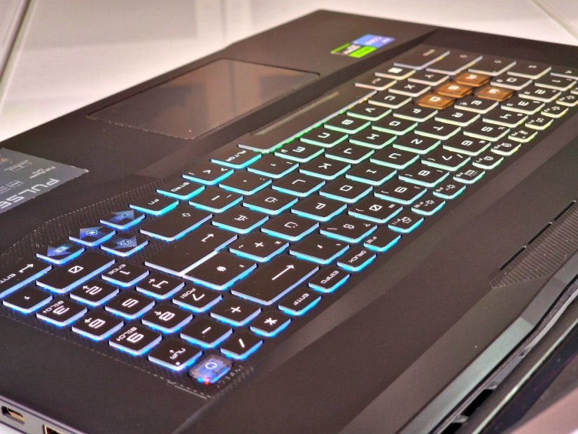Gaming-Laptop MSI Pulse 17 Gebraucht - GARANTIE 24M | 17,3" 144Hz | Intel Core i7-13700H | 16GB DDR5 | RTX 4060 8GB | 1000 SSD | WIN11