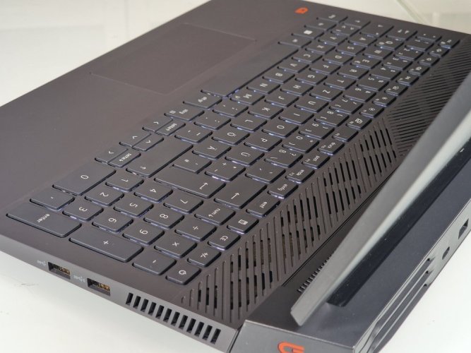 Herný notebook Dell Gaming G15 - ZÁRUKA 12M | 15,6" 120Hz | Intel Core i7-11800H | RTX 3060 6GB | 16 GB | 512 SSD | WIN11