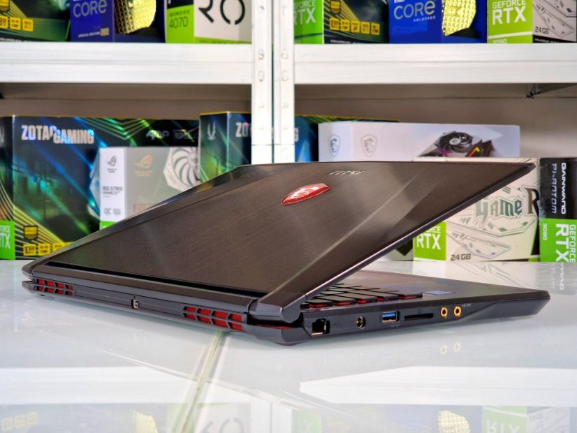 Gaming Laptop MSI GS43 Phantom Gebraucht - GARANTIE 12M | 14" FullHD | Intel Core i7-7700HQ | 16GB | GTX 1060 6GB | 256 SSD | WIN11